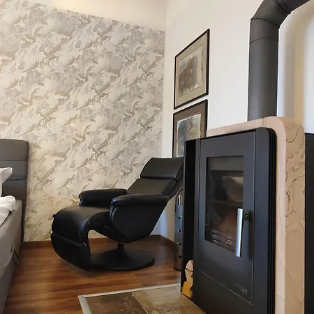 Bohnapartments Steigerwald - 3 Badezimmer - 4 Schlafzimmer - Vollausstattung - Wlan - Gratis Parkplatze