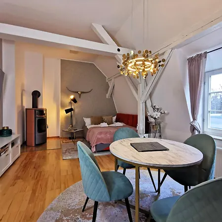Bohnapartments Steigerwald - 3 Badezimmer - 4 Schlafzimmer - Vollausstattung - Wlan - Gratis Parkplatze Apartman