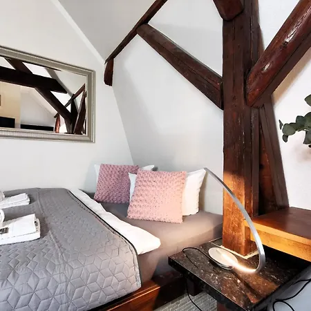 Bohnapartments Steigerwald - 3 Badezimmer - 4 Schlafzimmer - Vollausstattung - Wlan - Gratis Parkplatze Apartman *