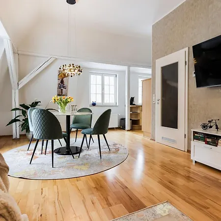 Bohnapartments Steigerwald - 3 Badezimmer - 4 Schlafzimmer - Vollausstattung - Wlan - Gratis Parkplatze