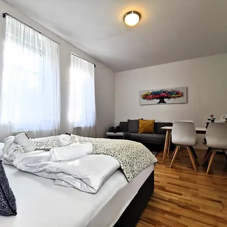 Apartman Bohnapartments Steigerwald - 3 Badezimmer - 4 Schlafzimmer - Vollausstattung - Wlan - Gratis Parkplatze