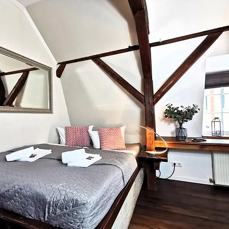 Bohnapartments Steigerwald - 3 Badezimmer - 4 Schlafzimmer - Vollausstattung - Wlan - Gratis Parkplatze Apartman *
