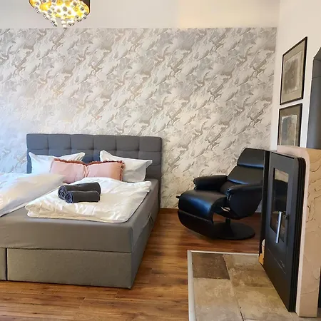 Bohnapartments Steigerwald - 3 Badezimmer - 4 Schlafzimmer - Vollausstattung - Wlan - Gratis Parkplatze Apartman *